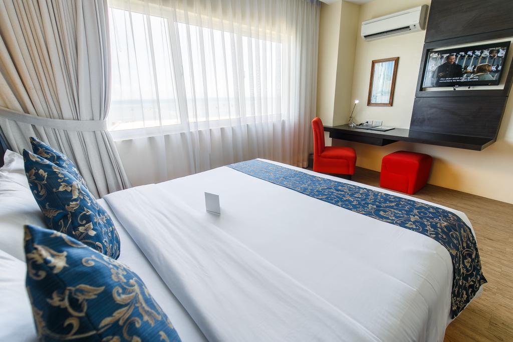 Solea Seaview Resort Lapu-Lapu City Exterior photo
